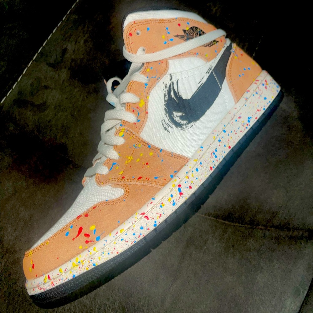 Jordan 1 Mid SE
Brushstroke sz 12